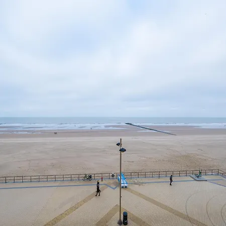 Flat In Belgium With Stunning Sea View, Cleaning Included アパート *