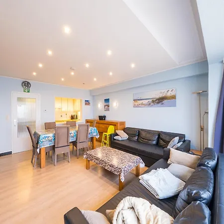 On The Third Floor For Family, Cleaning Included Apartment