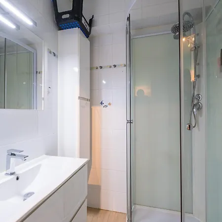 On The Third Floor For Family, Cleaning Included Apartment